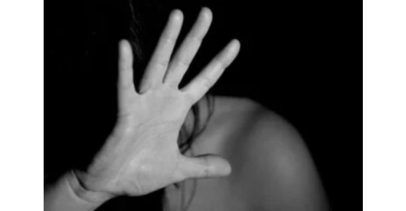 Homem que queimou a esposa na frente dos filhos em Imbituba é condenado