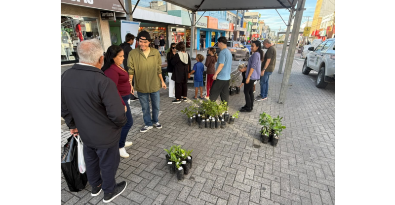 Imbituba celebra o Dia Mundial do Meio Ambiente com distribuição de mudas nativas