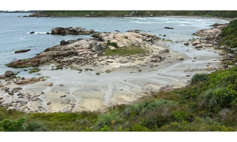 Imbituba / Descubra a encantadora Praia D’Água no município: um refúgio de tradição e natureza selvagem