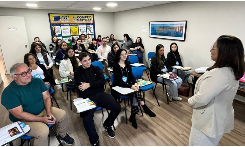 Imbituba lança primeira turma da Escola de Vendas do Sebrae, voltada para atender o comércio varejista