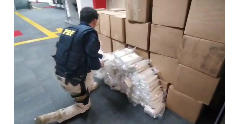 Imbituba / PRF apreende 1,36 tonelada de cocaína como possível destino ao Porto do municipio