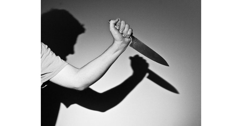 Imbituba / TENTATIVA DE HOMICÍDIO / Homem é esfaqueado em residência de amigo / na sexta-feira (28).
