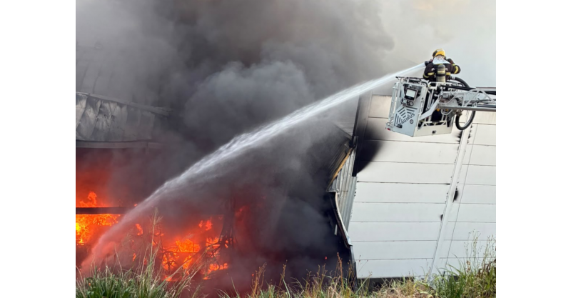 Incêndio em fábrica de ração queima aproximadamente 100 toneladas de material em São Ludgero