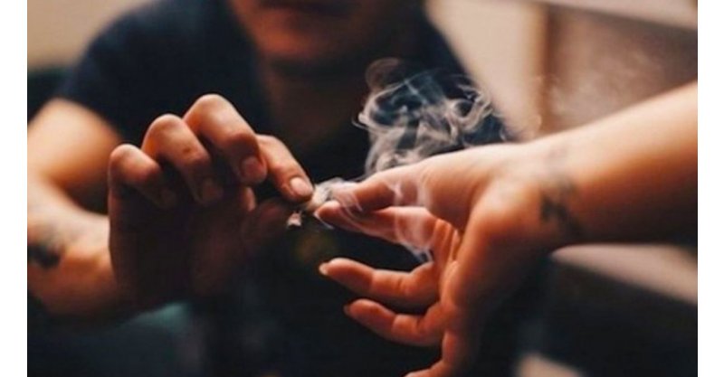 Inquieto e nervoso, homem é flagrado com maconha em bairro queridinho de Garopaba e motivo surpreende policiais