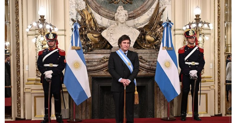 Javier Milei reduz impostos de grãos e alimentos para exportação da Argentina