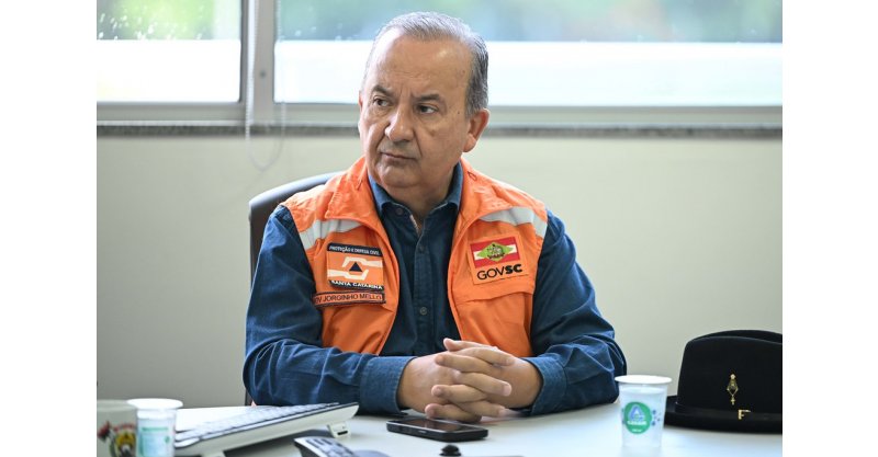 Jorginho Mello volta ao comando de SC após fortes chuvas atingirem o Estado