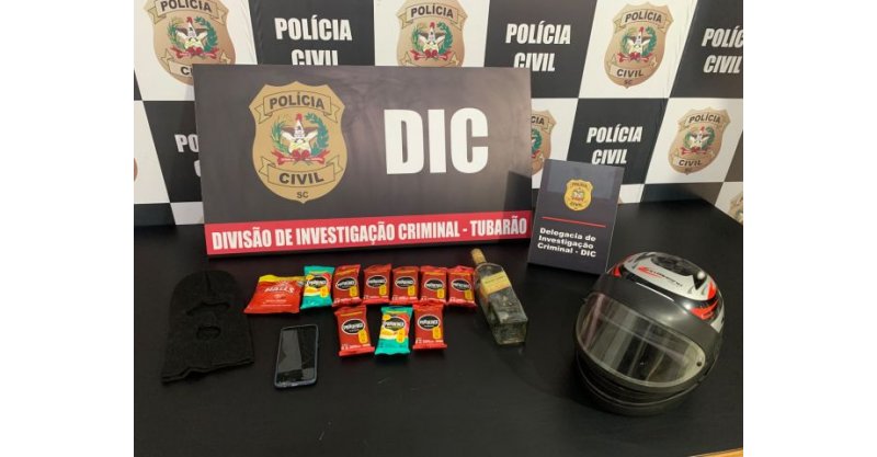 Jovem é preso após assaltar comércio e forçar funcionária a beijá-lo