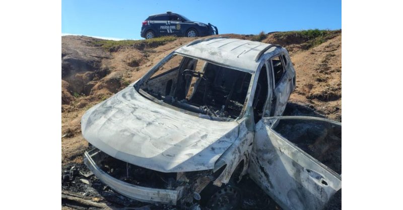 Laguna / Trio que matou homem a facadas e colocou fogo em carro com o corpo é preso