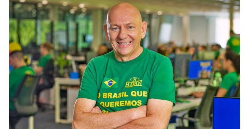 Luciano Hang abre o jogo e responde se vai apoiar Flávio Bolsonaro nas eleições de 2026