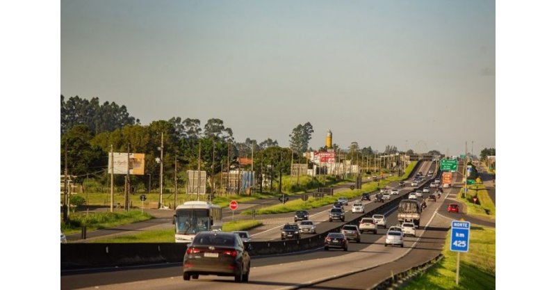 Mais de 500 mil veículos devem passar pela BR-101 durante o feriadão de Finados