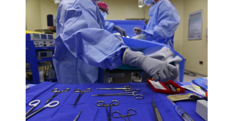 Médico cobrava até R$ 1,2 mil para fraudar fila do SUS e antecipar cirurgias na rede pública de SC