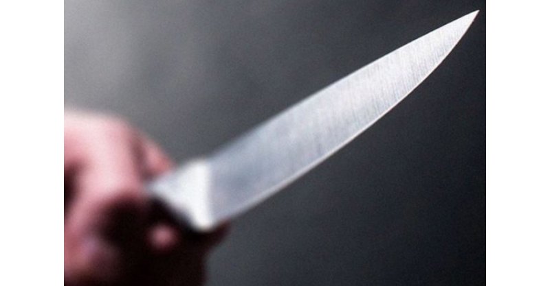 Morro da Fumaça /  Com facão, homem ameaça familiares e vizinhos e tenta esfaquear o pai