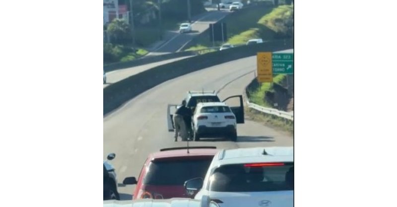 Motorista passa mal ao volante e mobiliza policiais em plena BR-101