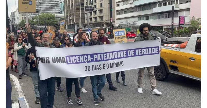 Movimentos em todo o Brasil pedem licença-paternidade de 30 dias