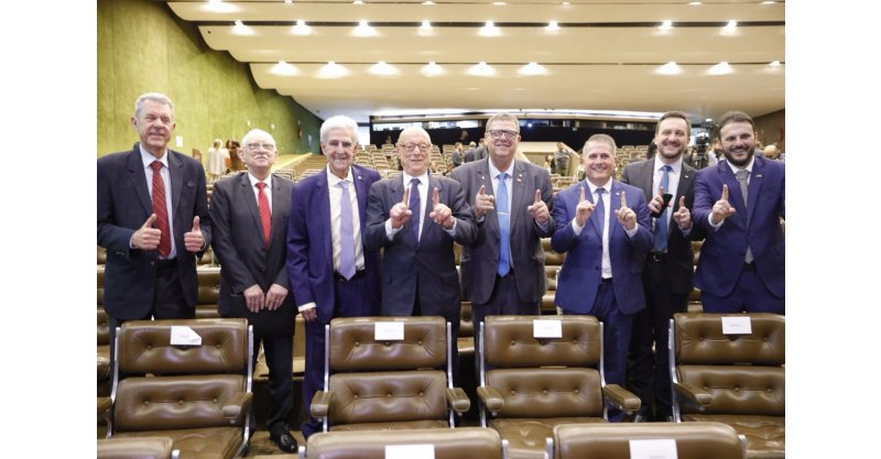 MUDANÇA DE SENÁRIO / Uma potência política