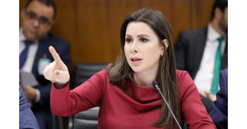Na Grande Florianópolis, Carol De Toni consolida apoios e reforça protagonismo