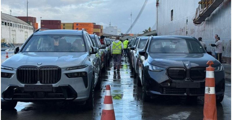 Operação milionária: mais de 300 carros de luxo desembarcam em porto de SC