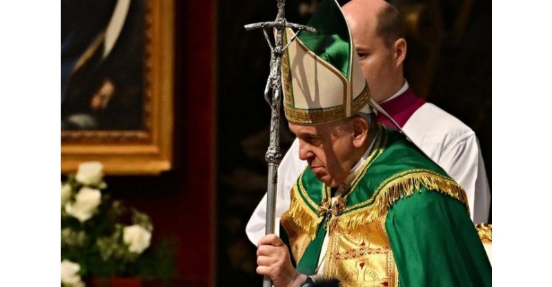 Papa Francisco está com infecção polimicrobiana e Vaticano diz que situação clínica é 'complexa'