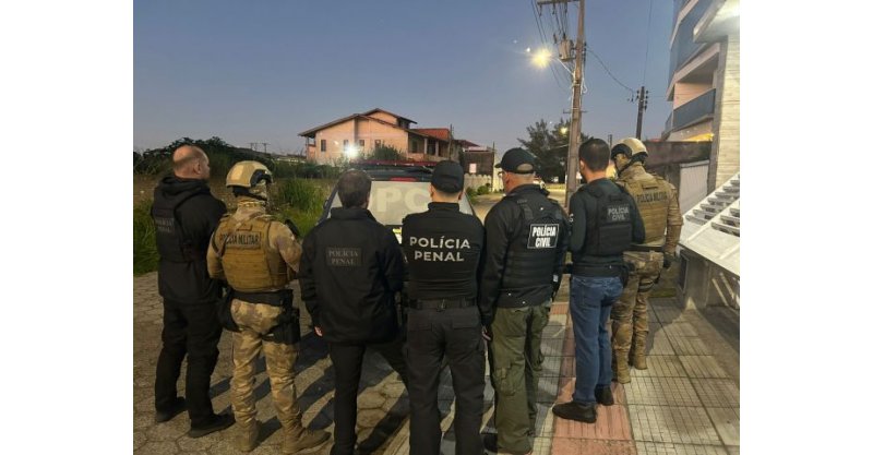 Policial penal é preso suspeito de levar drogas e celulares para presídio