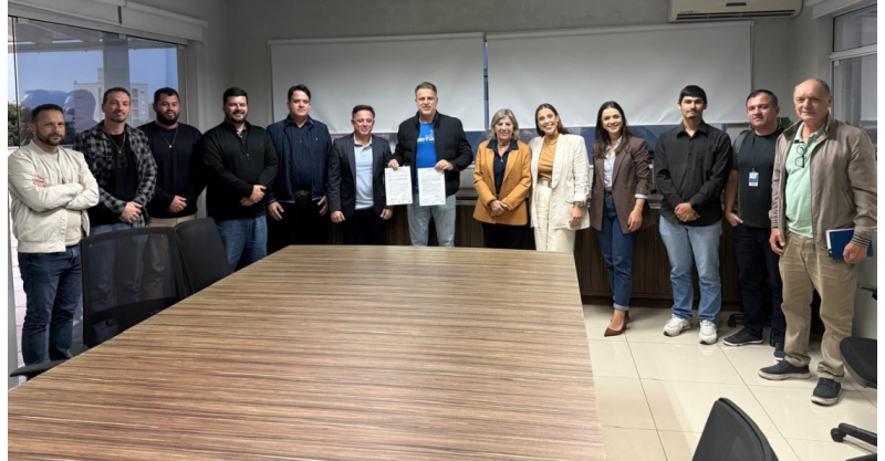 Prefeitura de Imbituba assina ordens de serviço para modernização do georreferenciamento do município