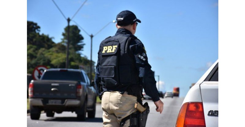 PRF flagra milhares de infrações de trânsito durante o feriado de Tiradentes