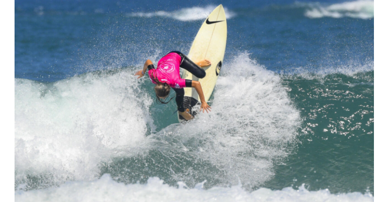 QS 6000 da WSL em Imbituba define quartas de final com show de alto nível na Praia da Vila; competição tem decisões neste sábado e domingo