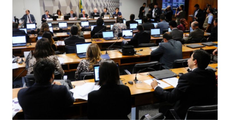 Senado aprova ‘pauta-bomba’ que reduz idade de aposentadoria para profissão essencial no Brasil
