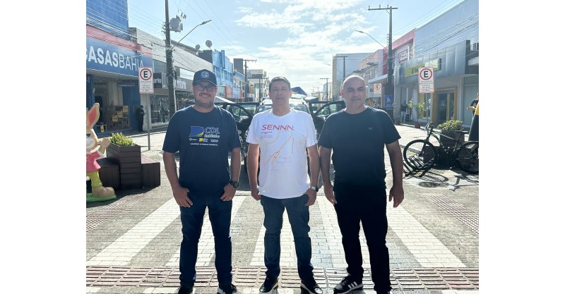 SUCESSO / Sábado Mais da CDL movimenta o Centro de Imbituba com atrações culturais e exposição de carros