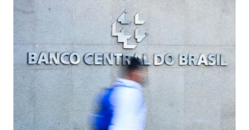 Taxa Selic a 15%: BC mantém juros pela terceira vez seguida e sinaliza cautela
