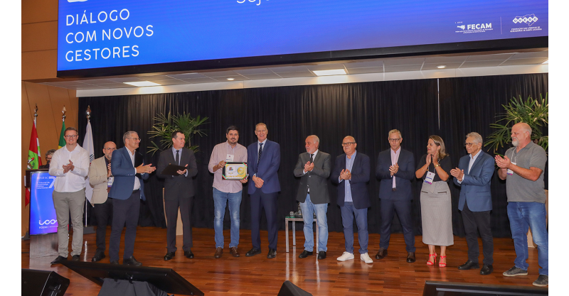 TCE/SC entrega Certificado de Qualidade em Transparência Pública para Paulo Lopes e outros dois municípios