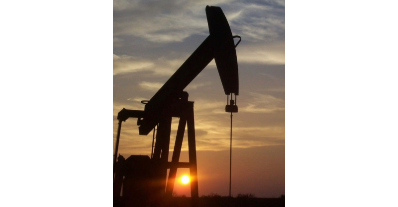 Tensão no Oriente Médio dispara preço do petróleo, cancela voos no Brasil e gera caos em Dubai