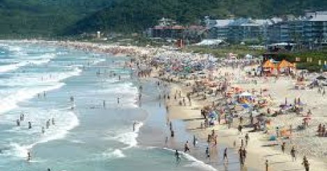  Florianópolis / Prefeitura prepara batida policial para fiscalizar sexo em praia no município/após receber varías/denúncias