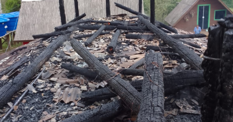  Imaruí / Incêndio destrói imóvel no município na tarde desta quinta (28)
