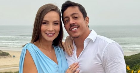  Imbituba / Humorista Renato Albani se encanta com baleias na Praia do Rosa durante casamento de cantor sertanejo 