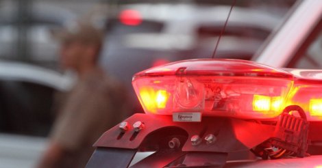  Imbituba, polícia faz cerco em residência e captura foragido por tentativa de homicídio; homem ainda tentou fugir