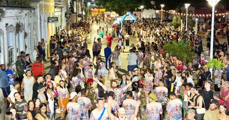  Laguna /  Desfiles de Carnaval retornam após 13 anos na cidade