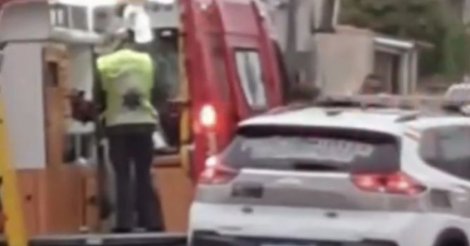    Laguna / Homem fica ferido após ser atingido no pescoço com garrafa quebrada durante briga na cidade
