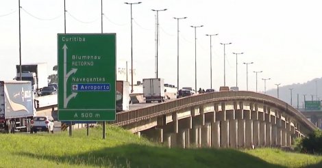 MAIS UMA / Ponte ‘sofrível’ trava BR-101 com novo bloqueio total nesta semana para recuperação de ponte em SC