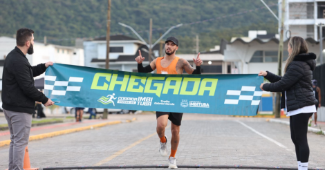 1ª Corrida Cidade de Imbituba reúne centenas de atletas para celebrar aniversário do município