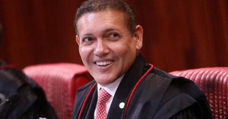 'Bobeada’ de senadores faz Fachin manter Nunes Marques na relatoria da CPI do Banco Master'
