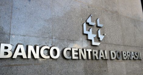 Brasileiros sacaram R$ 360 milhões em valores a receber em abril