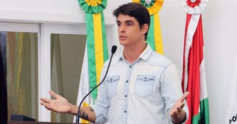 ‘Brasília ‘tá’ um caos’, relata prefeito eleito de Laguna após explosões de bombas na praça dos Três Poderes