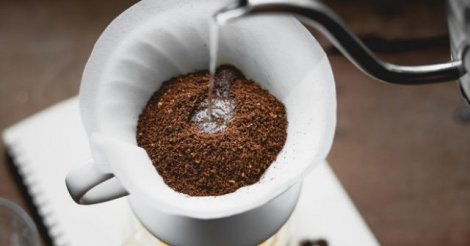 'Café fake': saiba diferenciar café e pó sabor café na prateleira, para não errar nas compras