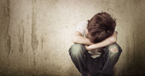 Cinco crianças são encontradas sozinhas em casa após mãe ficar três dias desaparecida