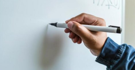 Câmara aprova novo cálculo do piso salarial dos professores; mínimo sobe para R$ 5,1 mil