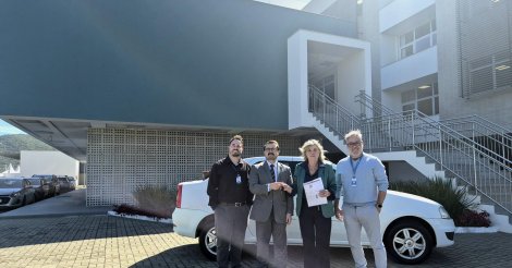 Comarca de Imbituba doa veículo para reforçar atendimento da saúde municipal