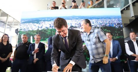 Criciúma / Ato de posse marca o retorno do Prefeito Clésio Salvaro à Prefeitura da cidade