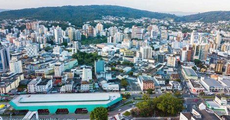 Criciúma / Justiça autoriza retorno de Clésio Salvaro à Prefeitura do município