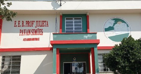 Criminosos invadem escola em Imbituba durante a madrugada e levam notebooks, merenda e panelas