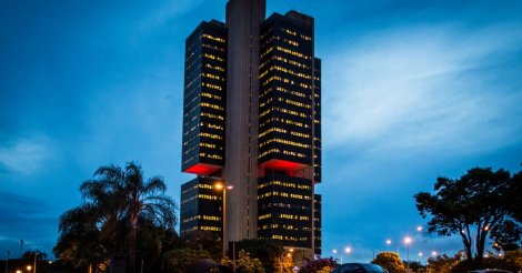 Dívida externa do Brasil atinge US$ 407,1 bilhões, bate maior nível em 40 anos e país perde posição mantida há 19 anos